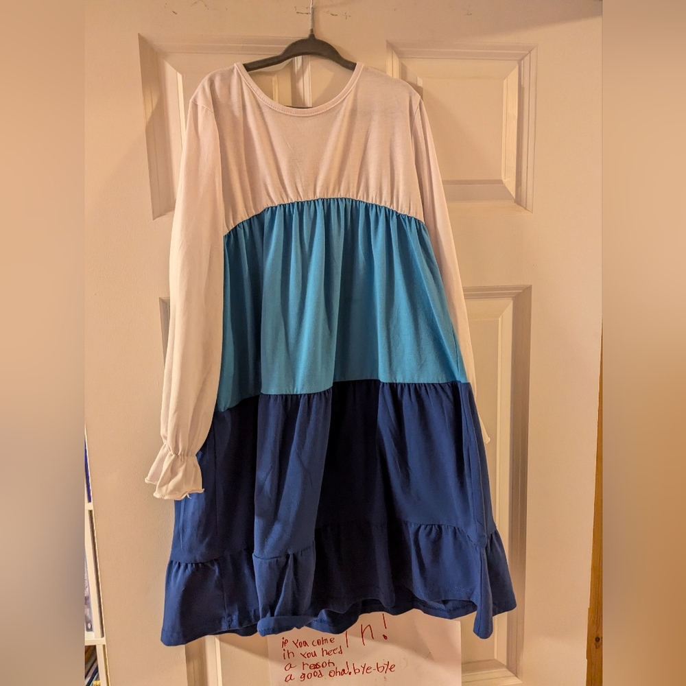 Dress - Picture 2 of 3